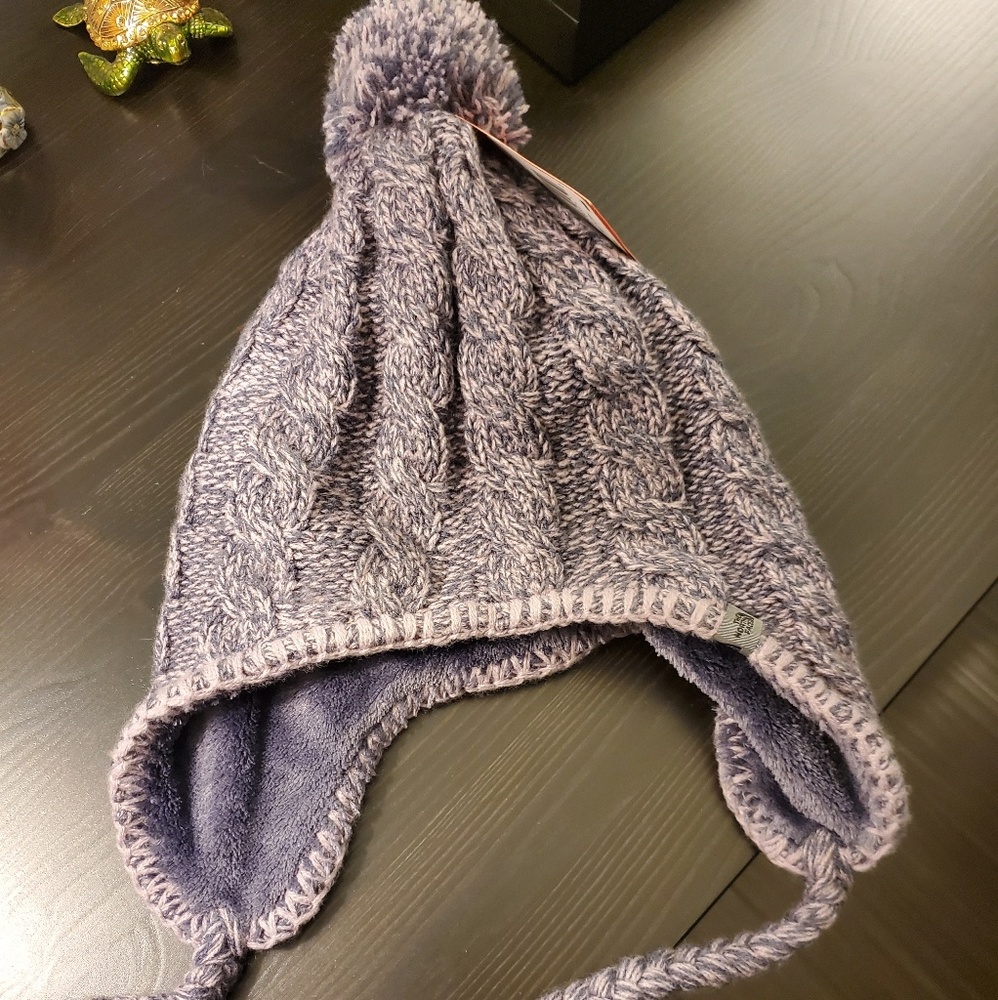 North face women's pom pom hat